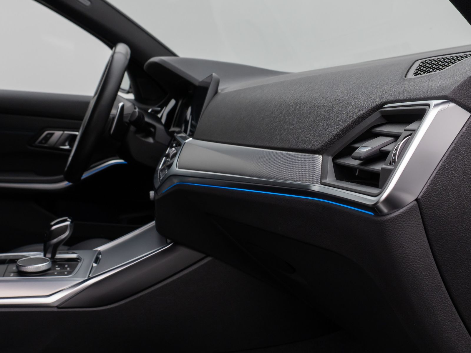 BMW 330e M Sport - Samsaru's Car Outlet