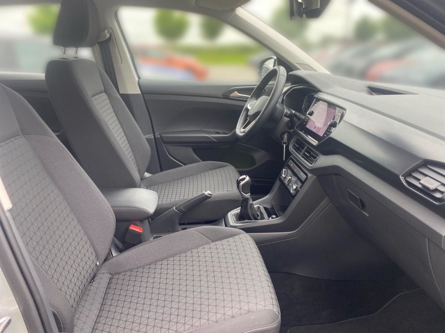 Volkswagen T-Cross 1.0 TSI Life - Samsaru's Car Outlet