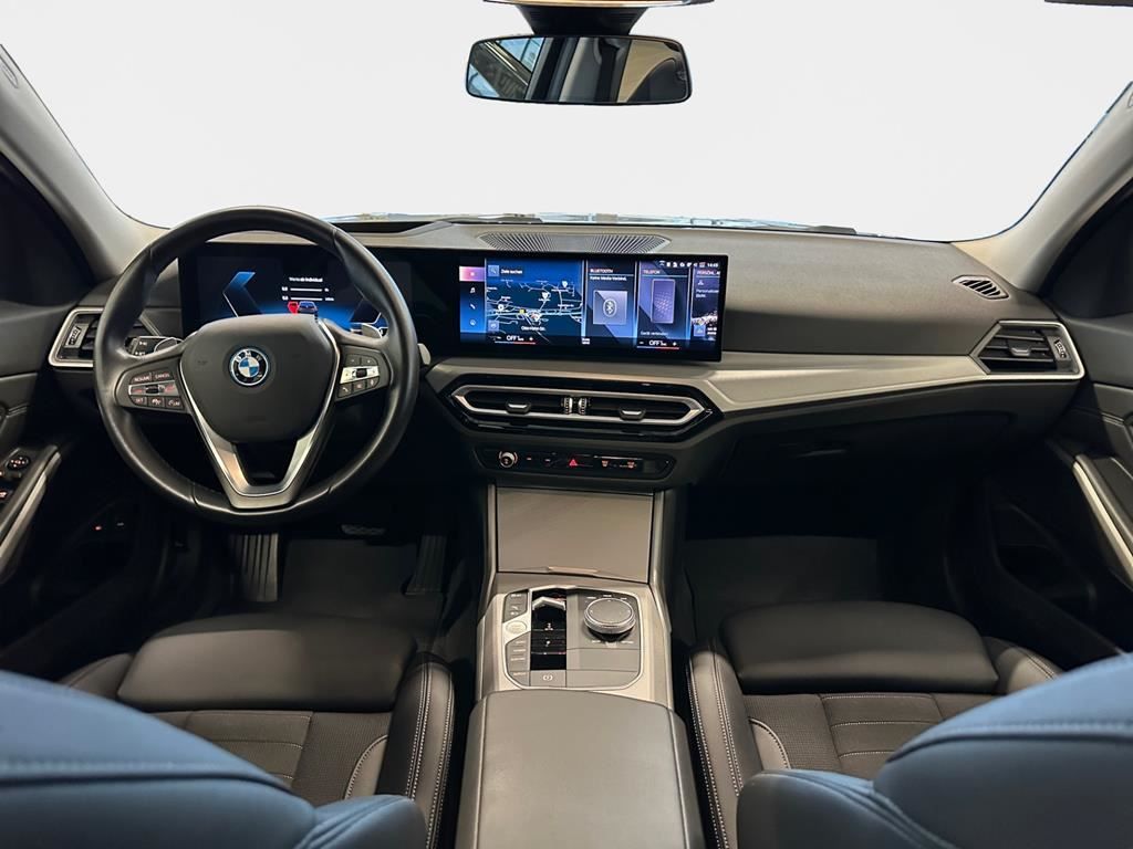 BMW 330e Touring xDrive AHK+ACC+Innovation+SHZ