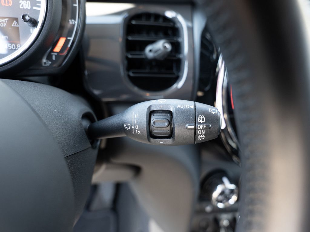MINI One Essential Trim - Samsaru's Car Outlet