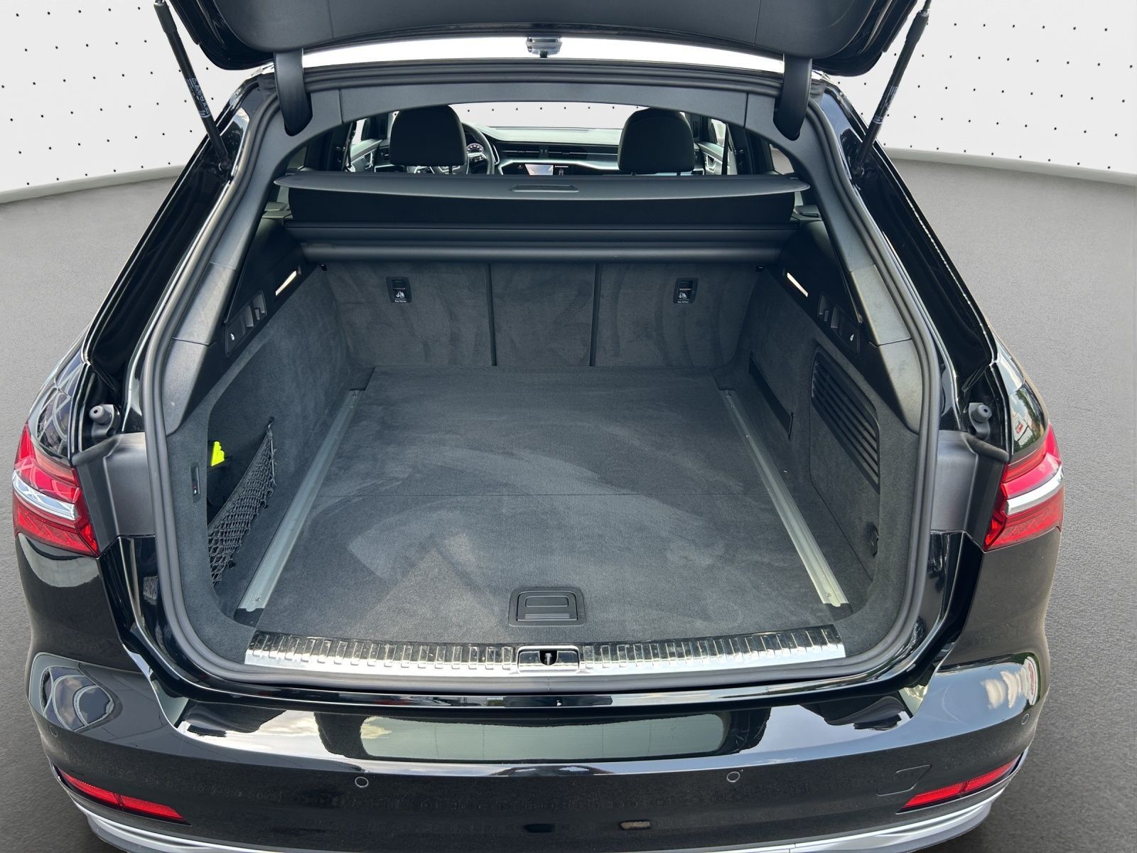 Audi A6 Avant 40 TDI quattro advanced - Samsaru's Car Outlet