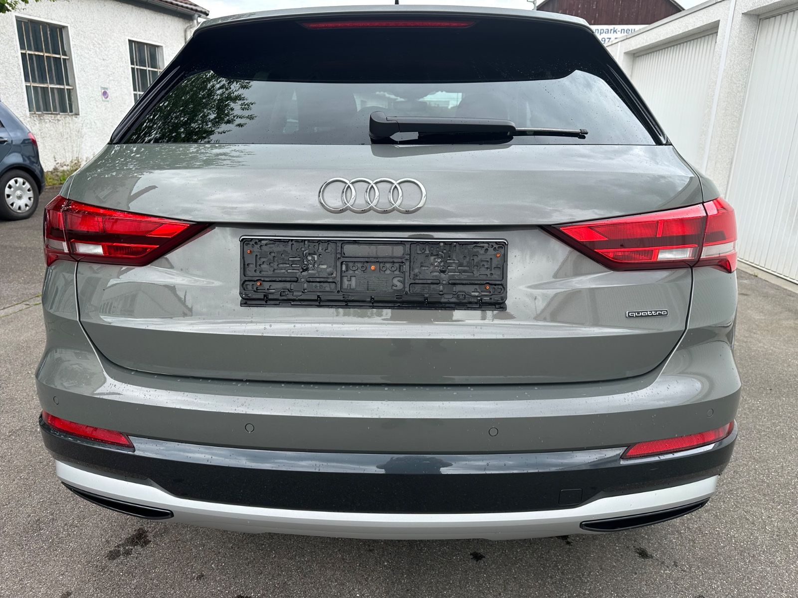 Audi Q3 35 TDI quattro advanced - Samsaru's Car Outlet