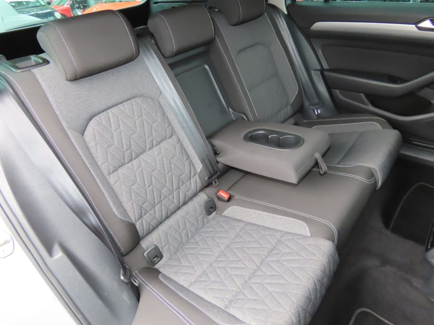 Volkswagen Passat Variant Business 1.5 TSI - Samsaru's Car Outlet