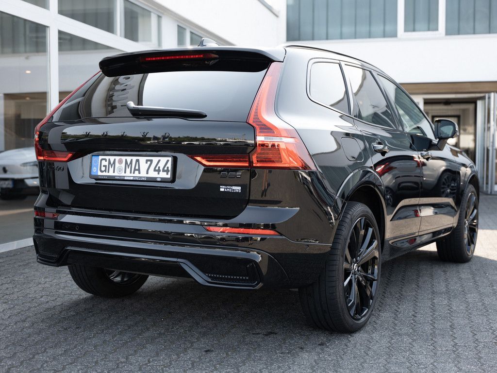 Volvo XC60 B5 AWD Plus Black Edition FACEL. LED 360°
