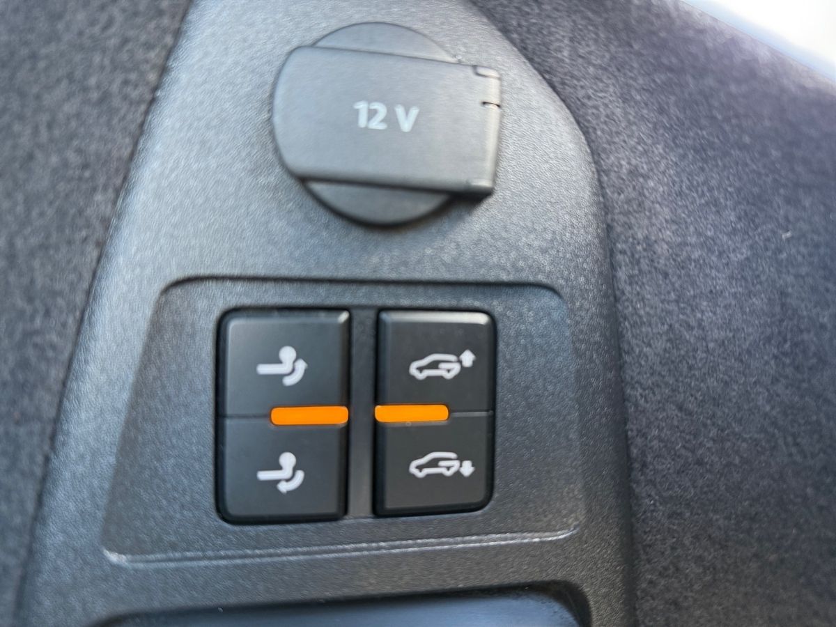 Volkswagen Touareg Atmosphere - Samsaru's Car Outlet