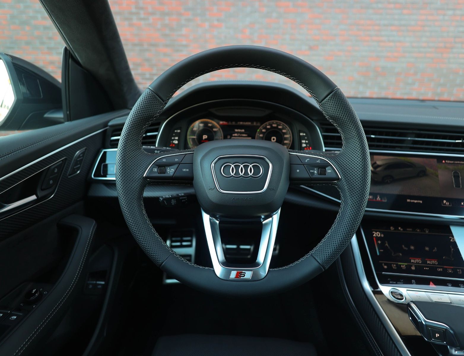 Audi Q8 60 TFSIe Quattro Advanced - Samsaru's Car Outlet