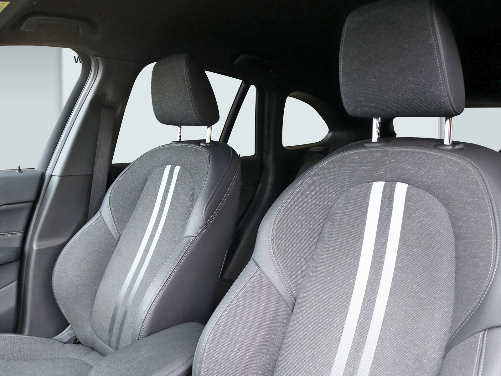 BMW X1 xDrive25e M Sportpaket - Samsaru's Car Outlet