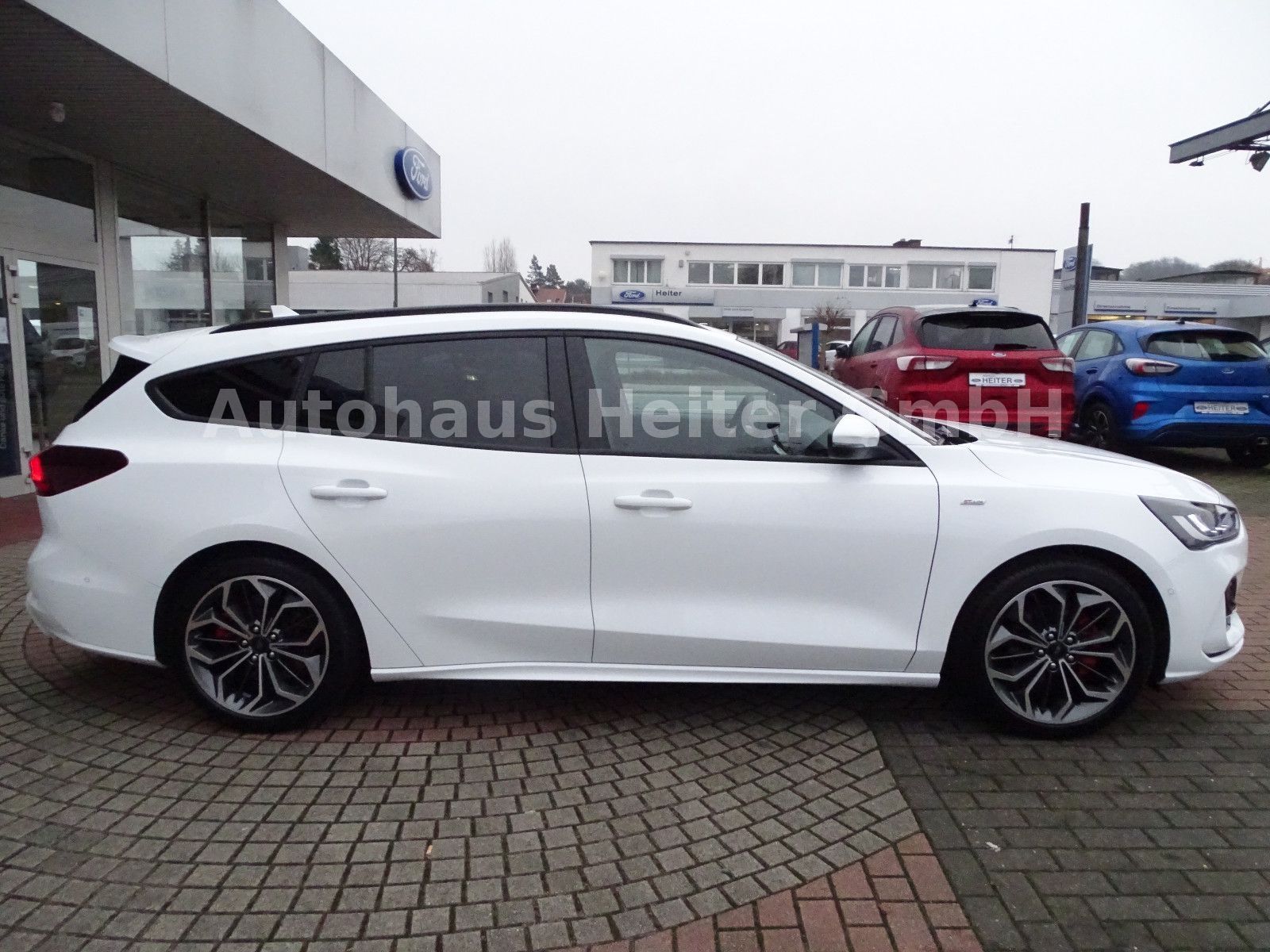 Ford Focus Aut. Turnier ST-Line X / AHK+SYNC4+B&O+ACC