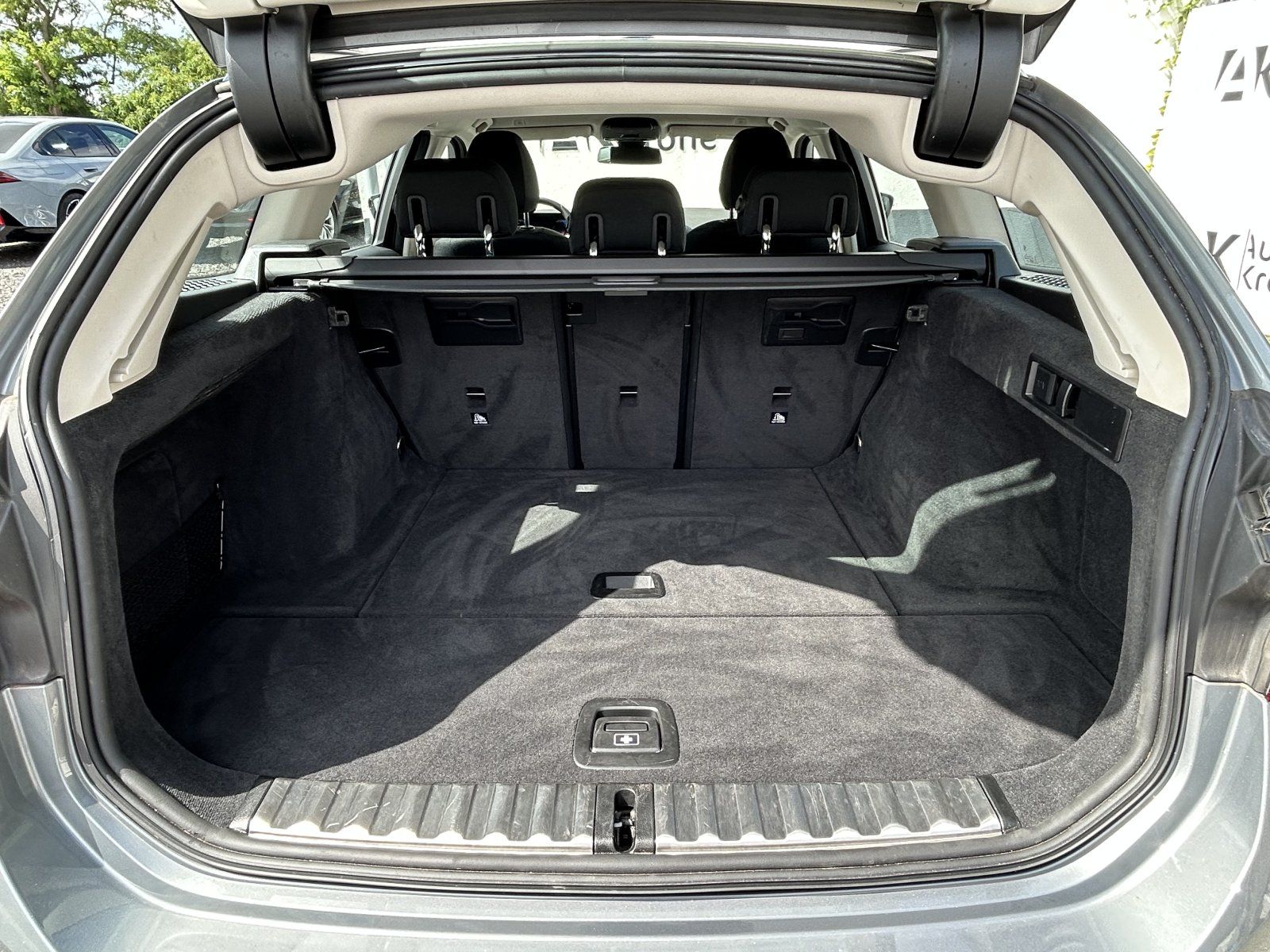 BMW 320 d Mild Hybrid xDrive - Samsaru's Car Outlet