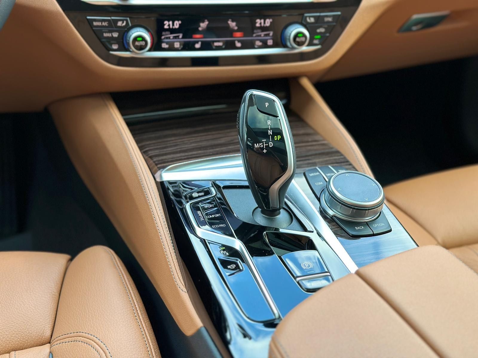 BMW 520 d Touring *Luxury* DIS.KEY/HUD/360/HiFi/PANO