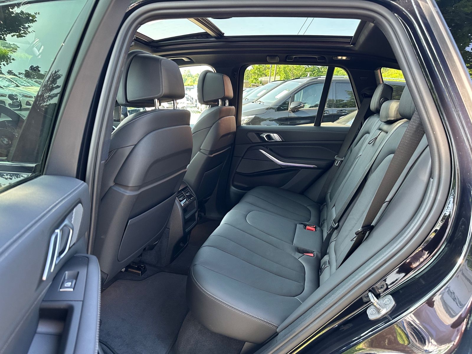 BMW X5 M50i SAG Navi Leder Panor. 360° Laser AHK 22"