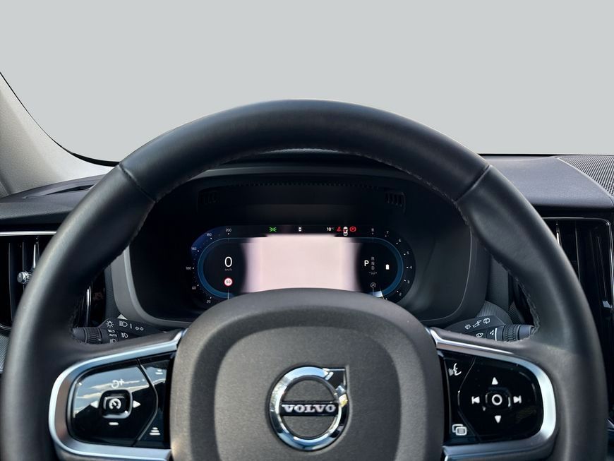 Volvo XC60 B5 B AWD Plus Dark