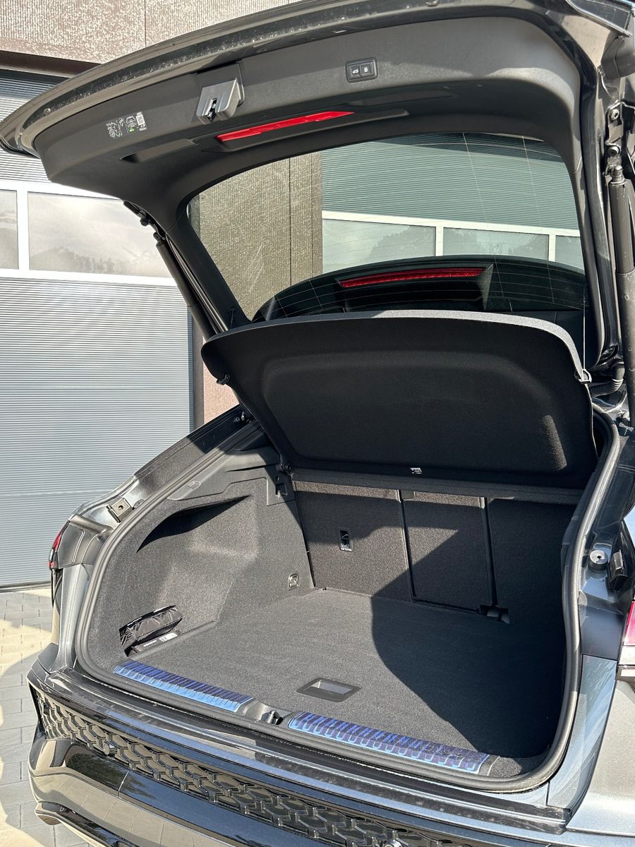 Audi Q3 Sportback TFSI quattro S line PANO LEDER AHK