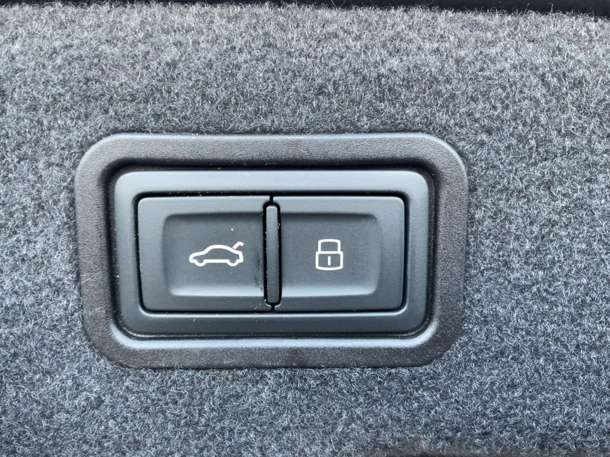 Audi A8 55 TFSI QU - Samsaru's Car Outlet
