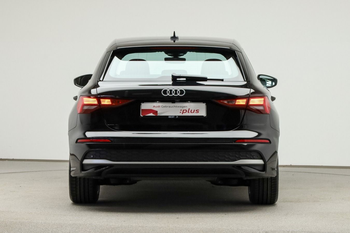 Audi A3 Sportback 35 TDI advanced - Samsaru's Car Outlet