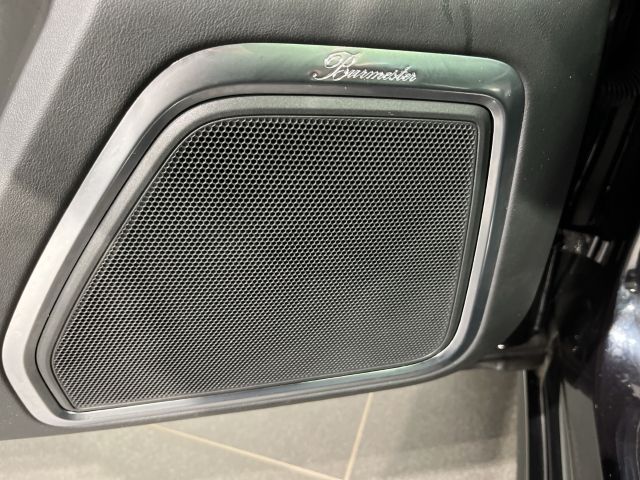 Porsche Macan - Samsaru's Car Outlet