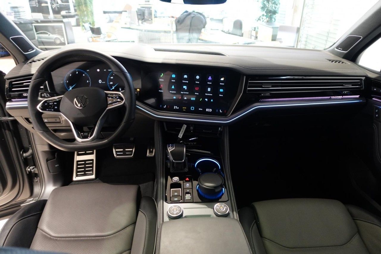 Volkswagen Touareg R-Line 3.0TDI 4M AHK PanoStandh RFK Navi
