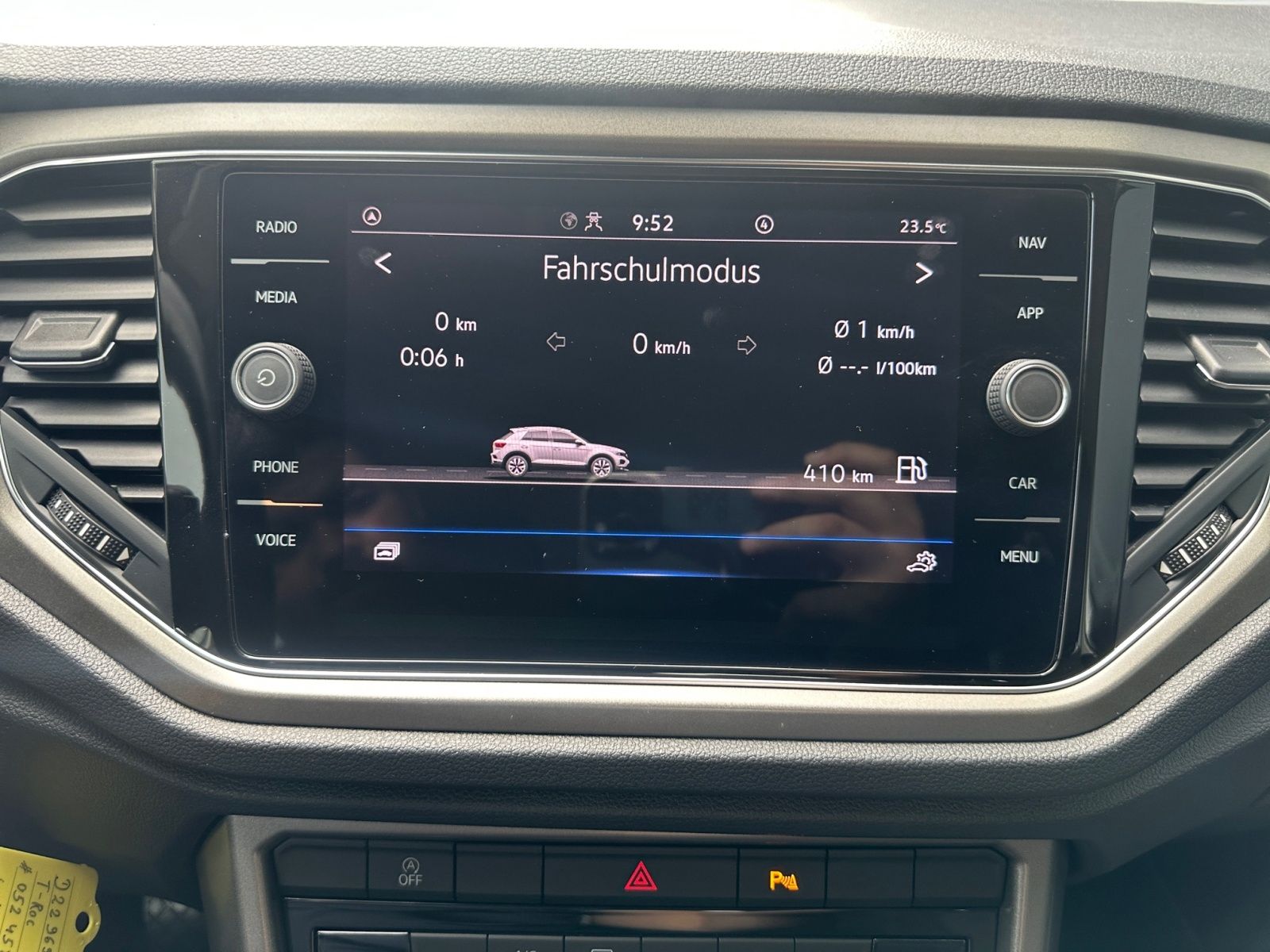 Volkswagen T-Roc 2.0 TDI Style - Samsaru's Car Outlet