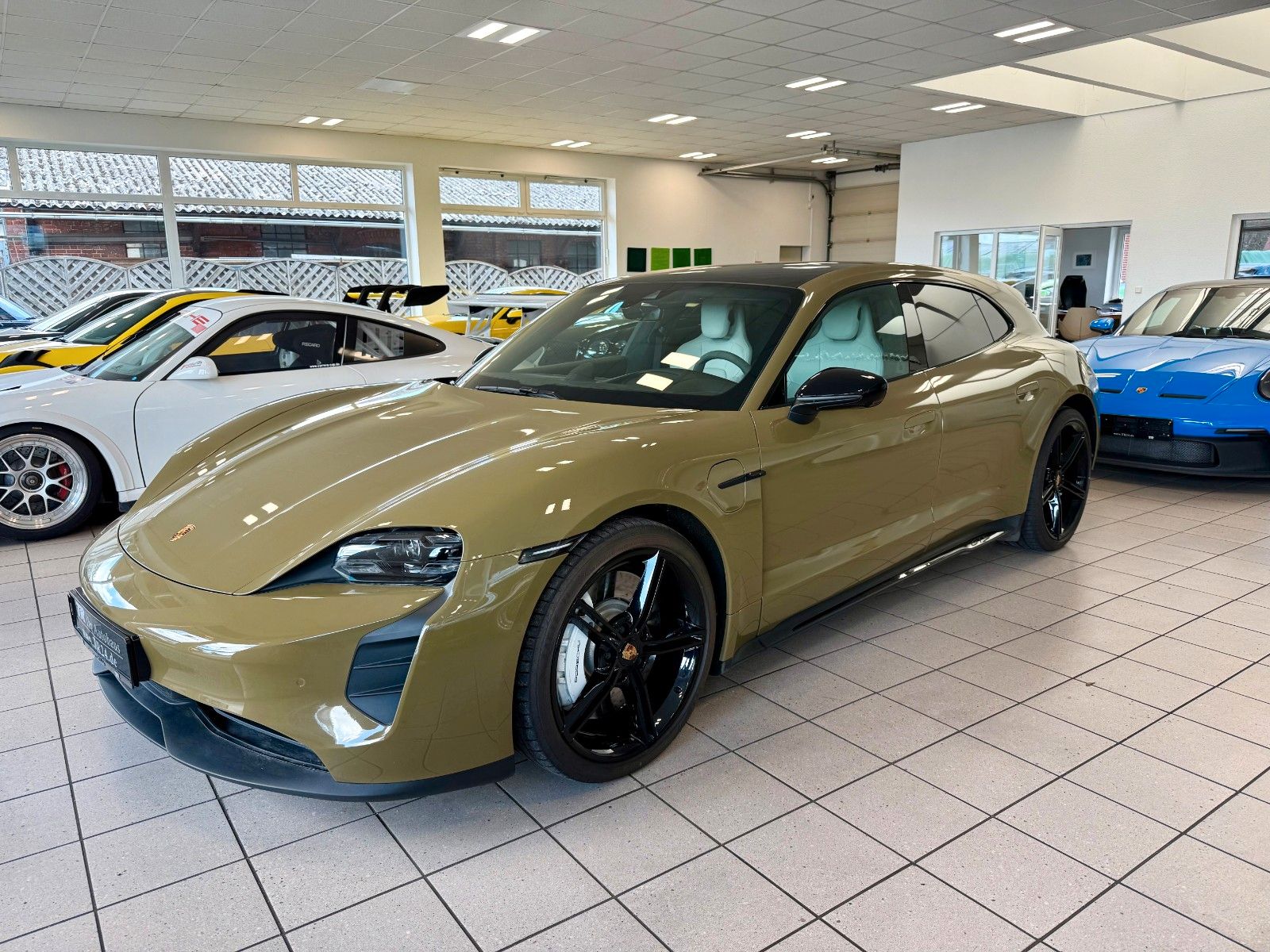Porsche Taycan Sport Turismo GTS Panorama/ACC/APPROVED