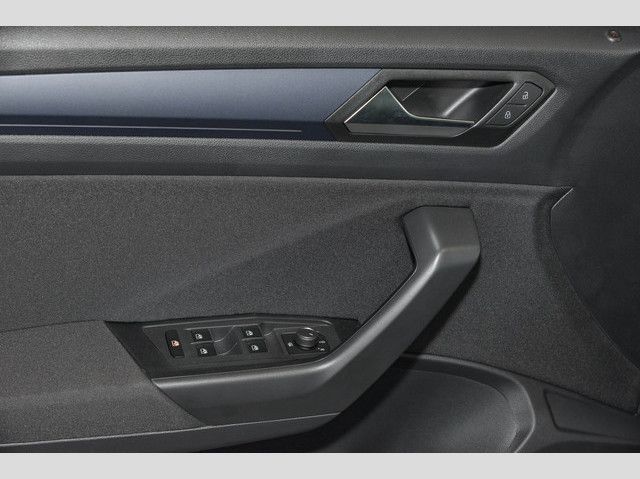Volkswagen T-Roc United R-line - Samsaru's Car Outlet