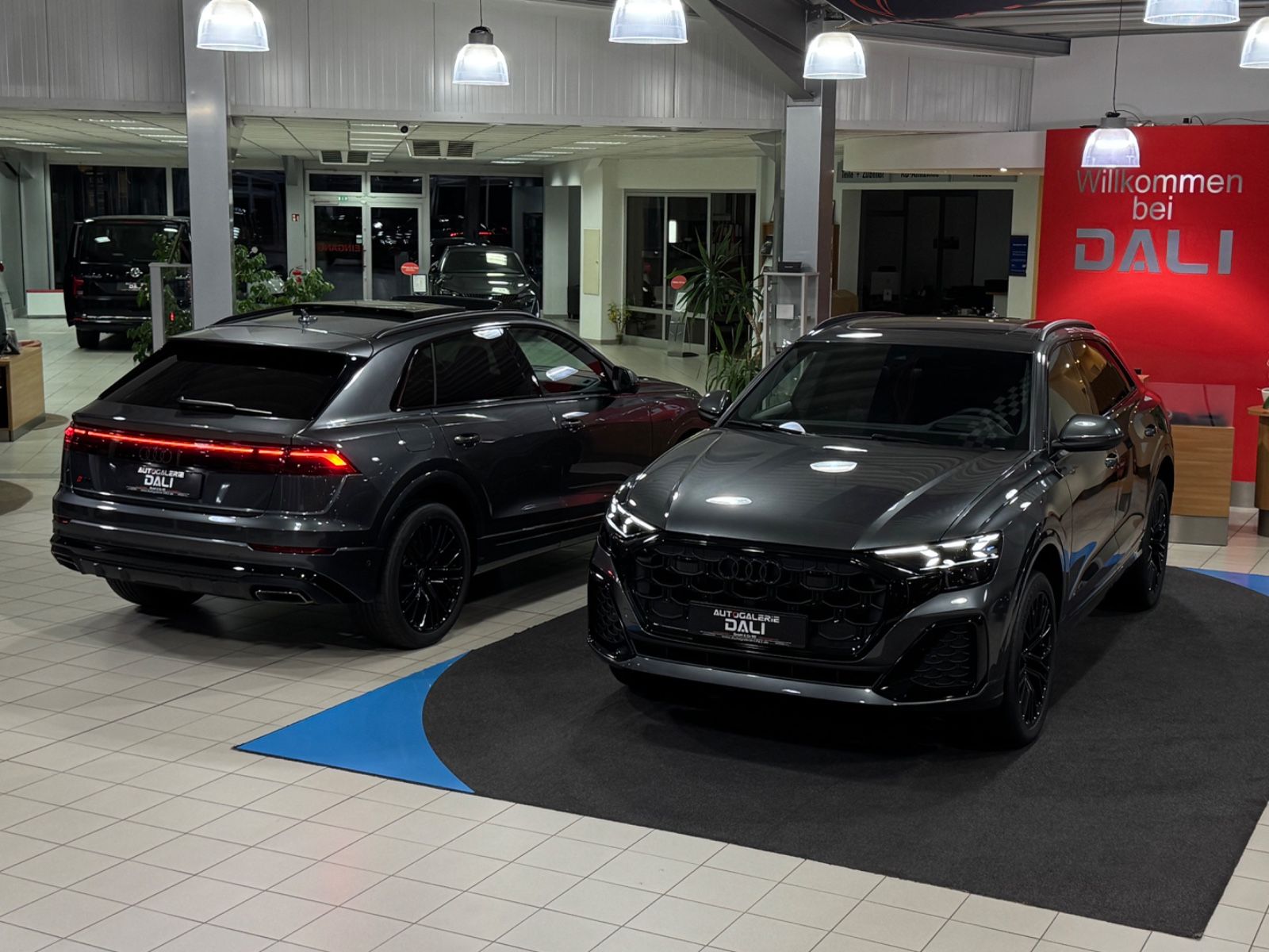 Audi Q8 50 TDI quattro S-LINE - Samsaru's Car Outlet