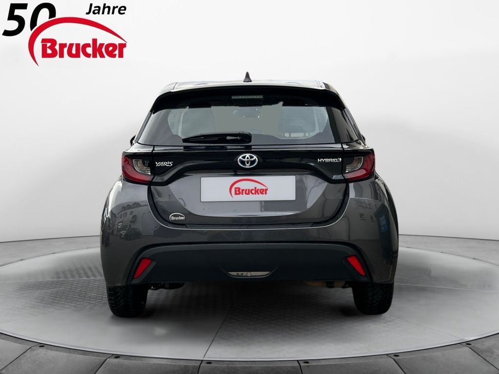 Toyota Yaris Hybrid 1.5 Business Edition - Samsaru's Car Outlet