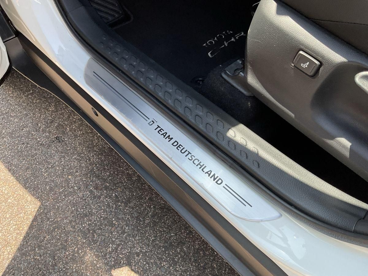 Toyota C-HR HYBRID - Samsaru's Car Outlet