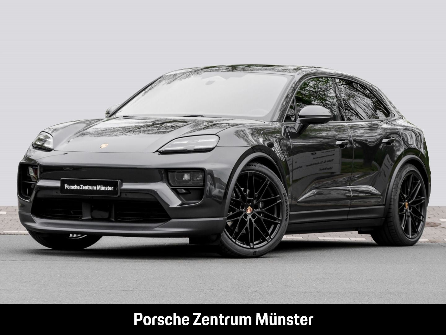 Porsche Macan 4 - Samsaru's Car Outlet