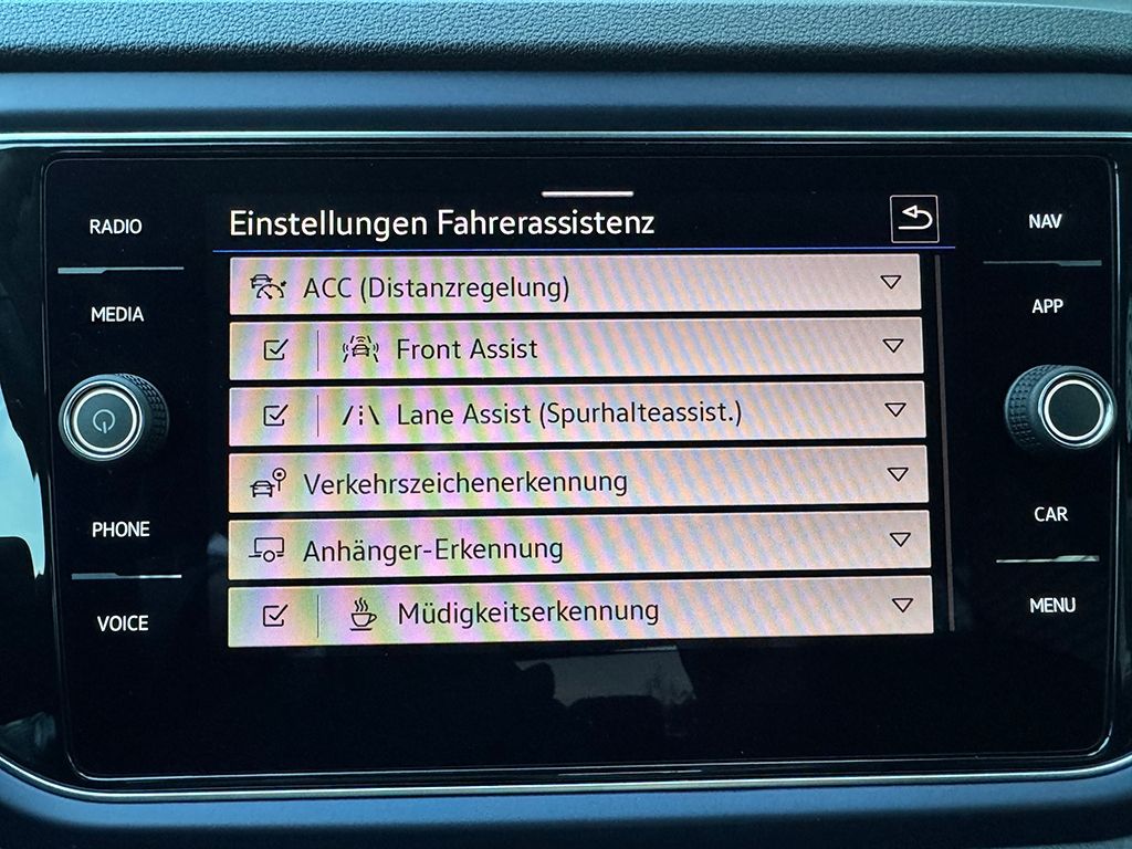 Volkswagen T-Roc 1.5 TSI DSG R-LINE - Samsaru's Car Outlet