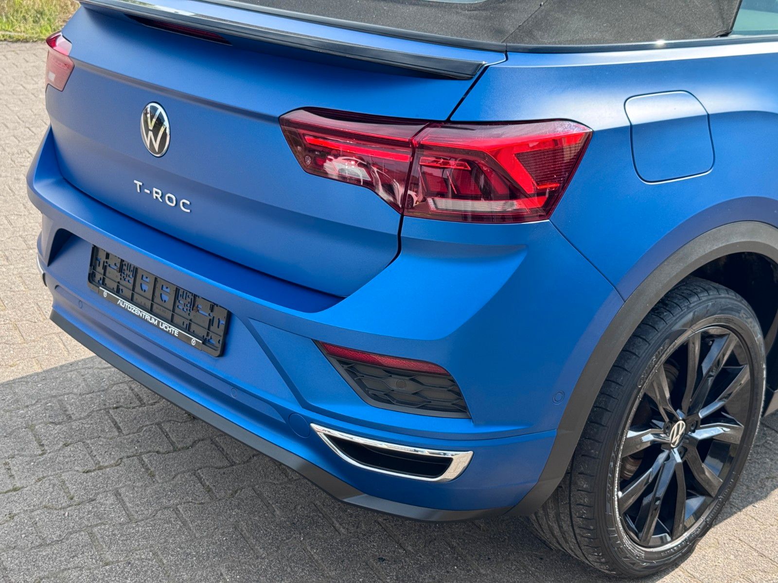Volkswagen T-Roc R-Line Edition - Samsaru's Car Outlet