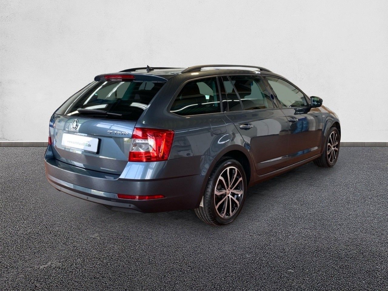Skoda Octavia Combi Tour 1.5 TSI - Samsaru's Car Outlet