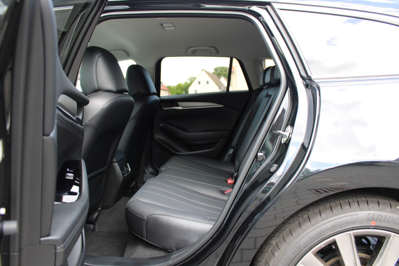 Mazda 6 Kombi Exclusive*LEDER*360*HUD*BOSE*MATRIX-LED