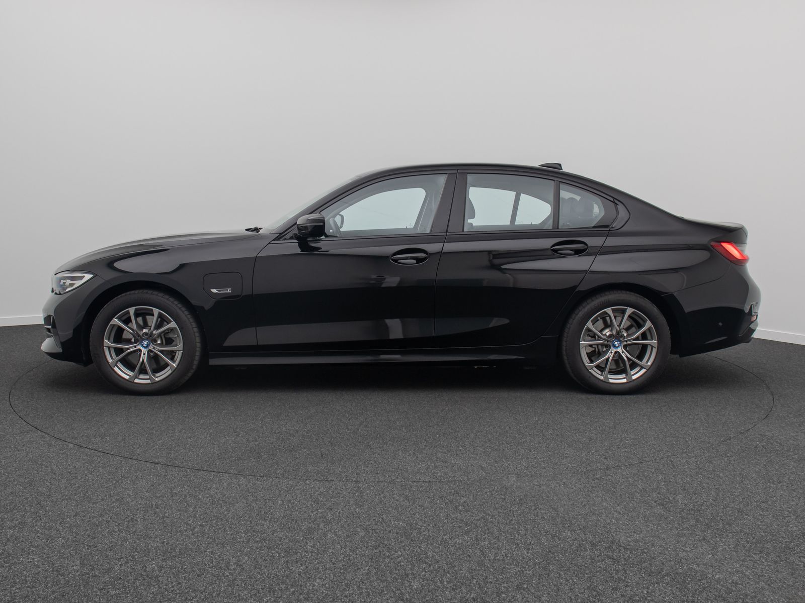 BMW 320e Sport Line - Samsaru's Car Outlet