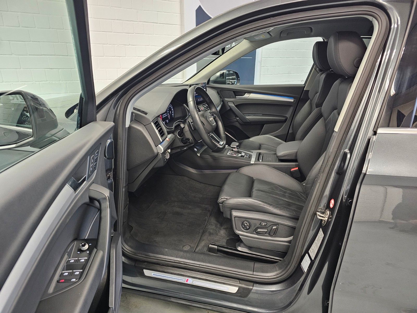 Audi Q5 40 TDI quattro S line + Head-Up/ACC/CarPlay