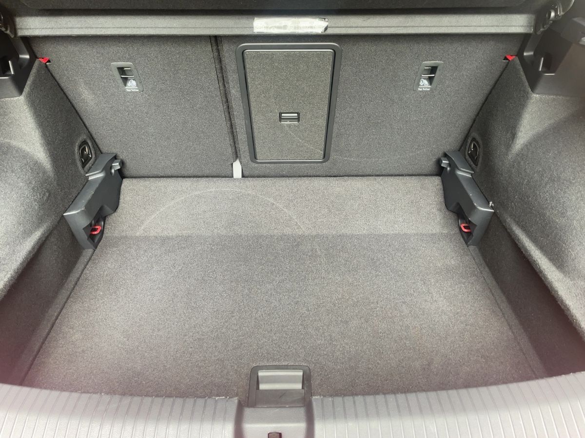 Volkswagen T-Roc 2.0 TDI DSG R-LINE - Samsaru's Car Outlet