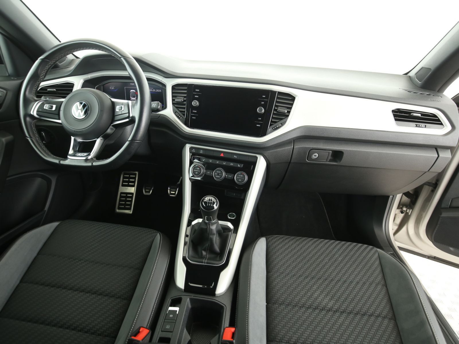 Volkswagen T-Roc R-Line 1.5 TSI - Samsaru's Car Outlet