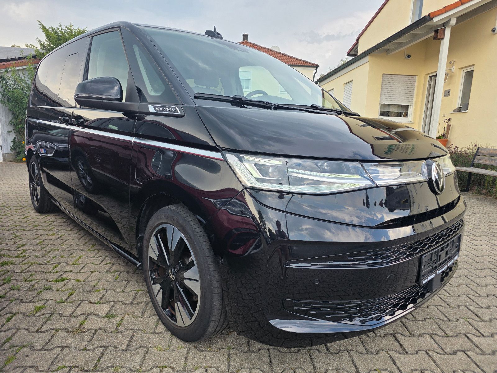 Volkswagen Multivan Style eHybrid 4M AHK Sitzbelüf NP:103T€