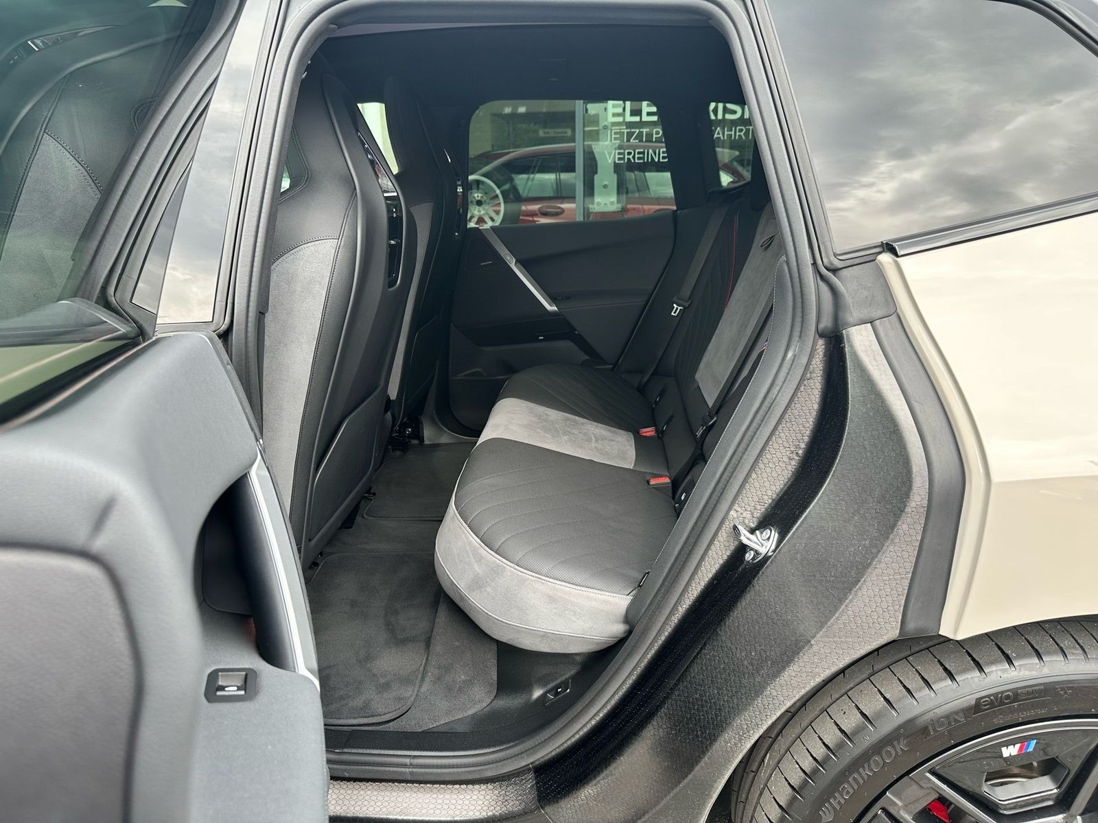 BMW iX M70 //Pano Stop&Go Leas.ab EUR 999,-inkl.