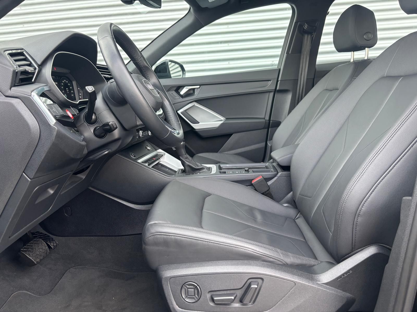Audi Q3 35 TDI quattro - Samsaru's Car Outlet