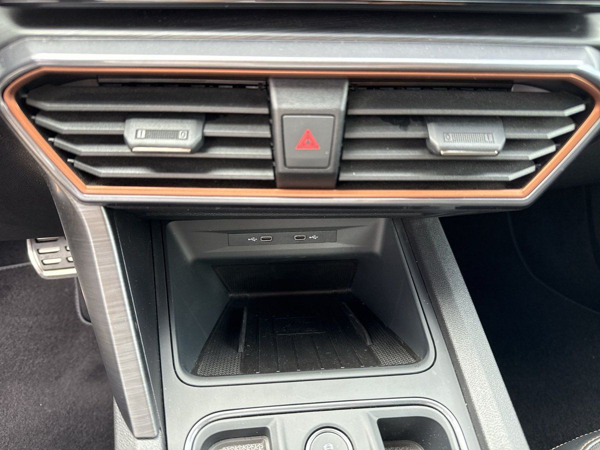 Cupra Formentor VZ 2.0 TSI 4DRIVE NAVI+PANO+AHZV+LED