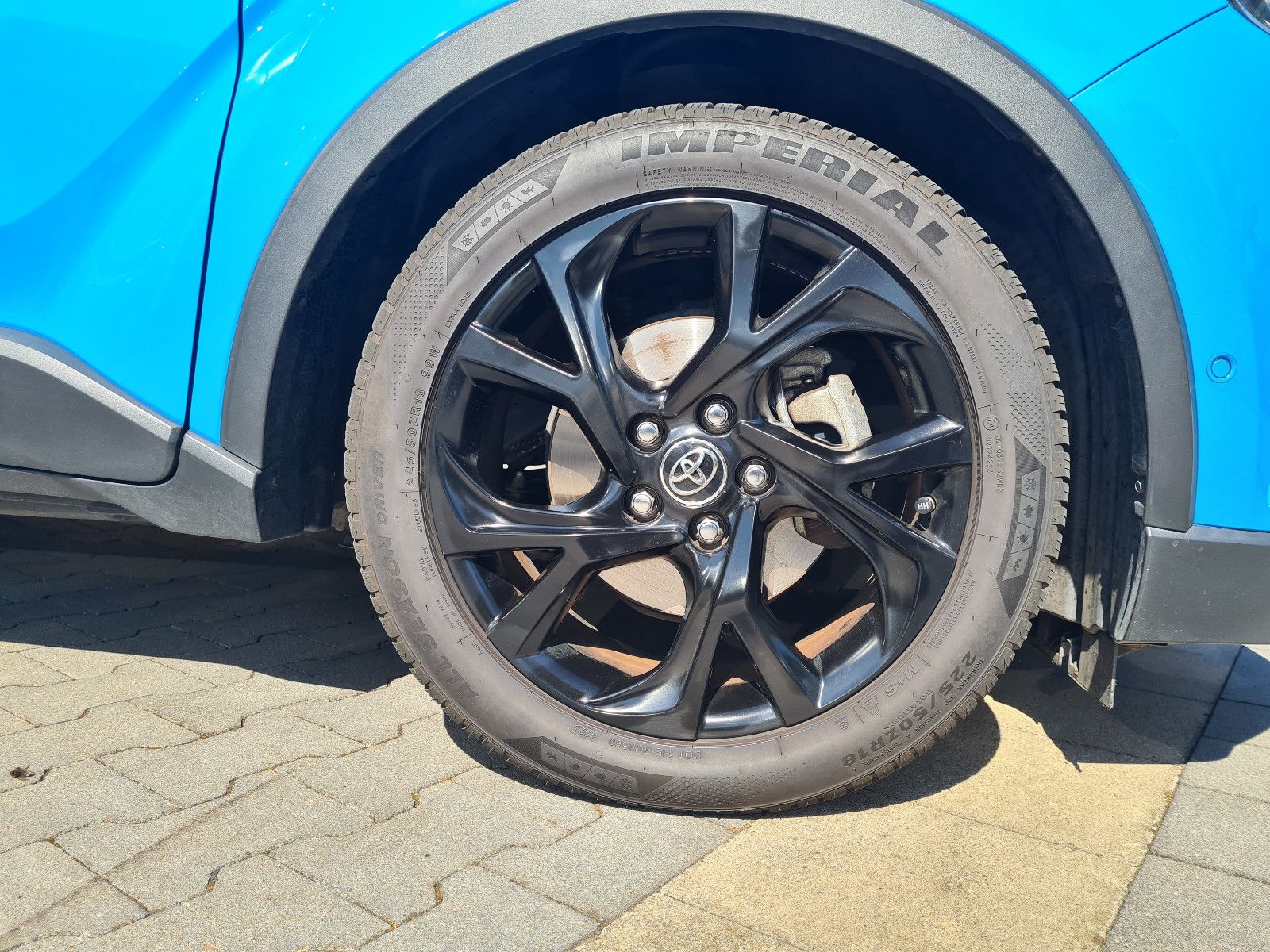 Toyota C-HR Hybrid Style - Samsaru's Car Outlet
