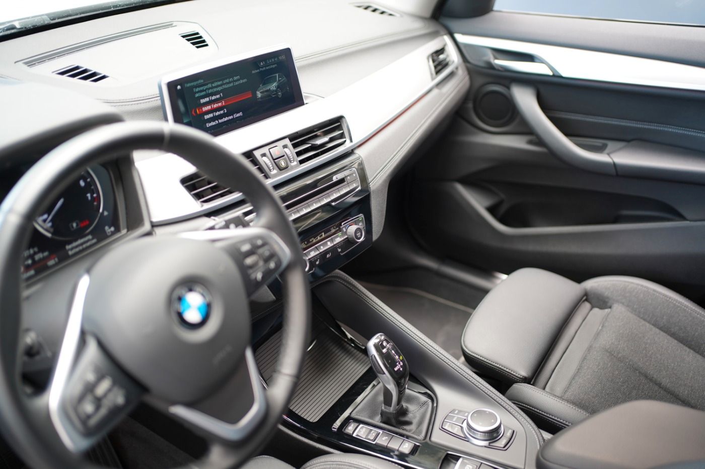 BMW X1 Sport Line xDrive - Samsaru's Car Outlet