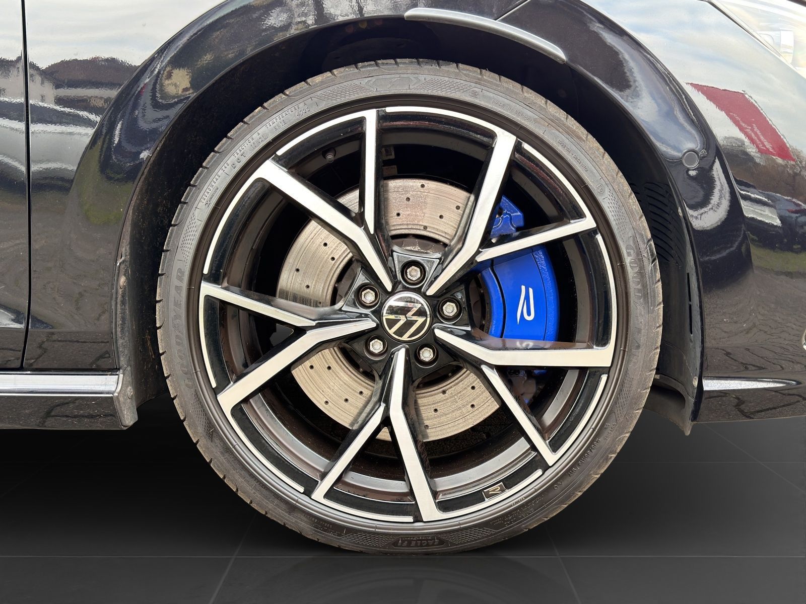 Volkswagen Golf Variant R LEDER LM19 HuD H/K