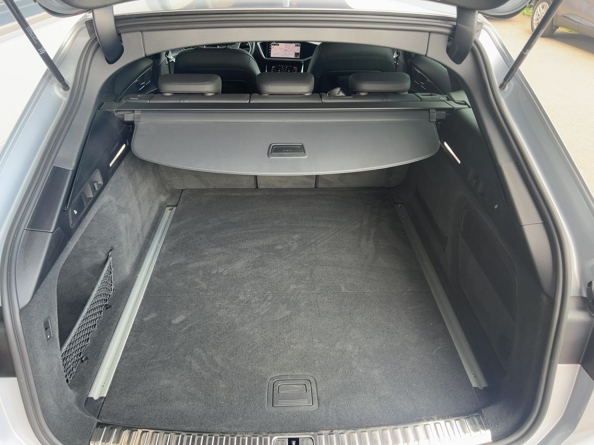 Audi A6 35 2.0 TDI Avant - Samsaru's Car Outlet