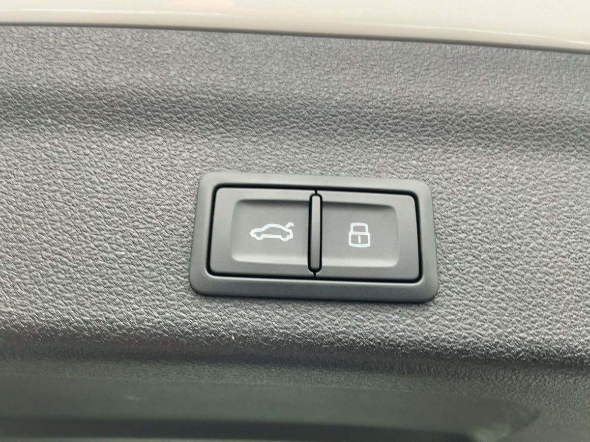 Audi A6 Avant 45TFSI QU S-LINE - Samsaru's Car Outlet