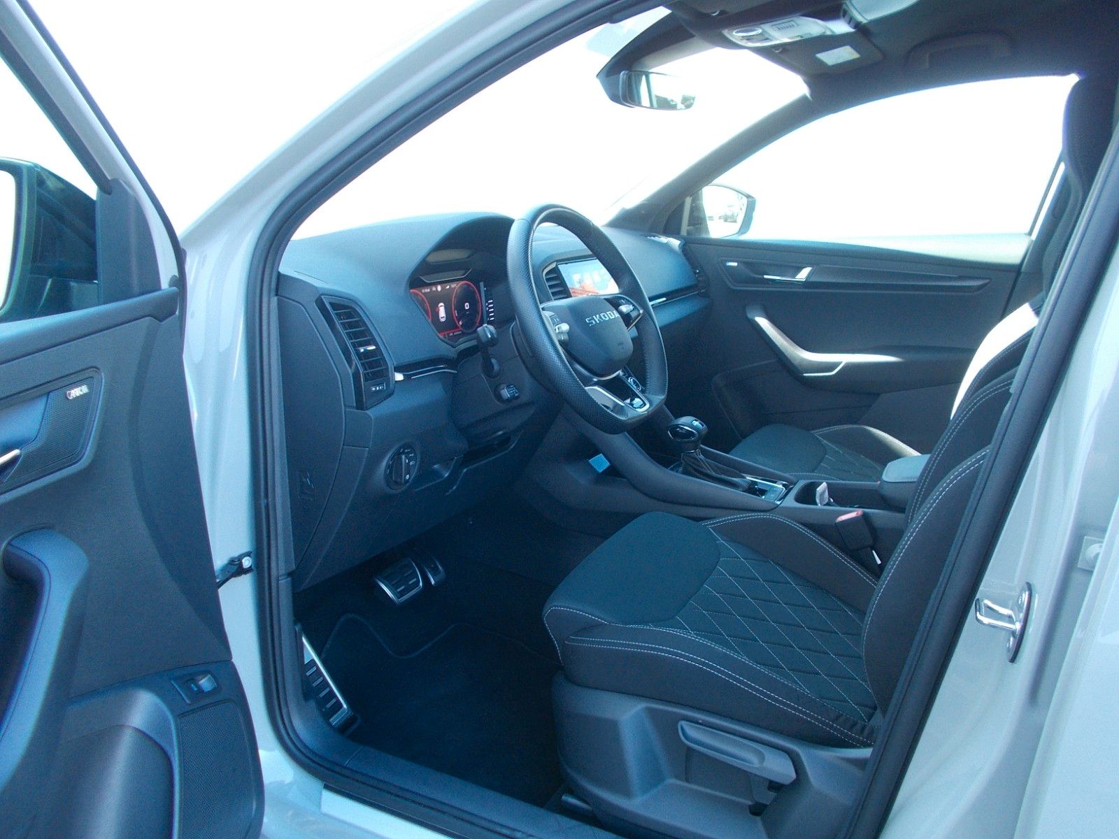 Skoda Karoq  1.5 TSI Sportline*DSG*Navi*LED *360° *AHK
