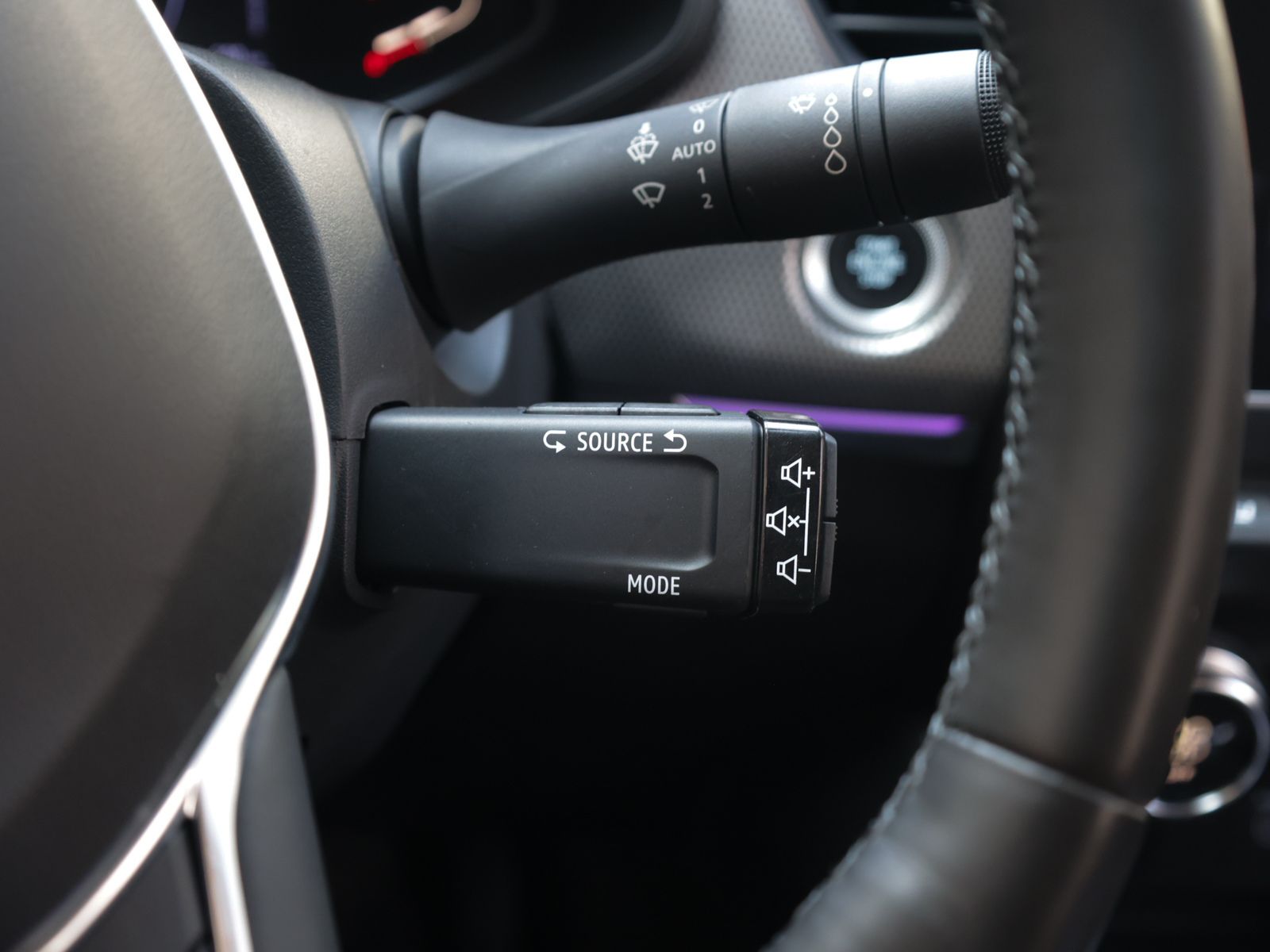 Renault Arkana E-TECH 145 Hybrid Intens - Samsaru's Car Outlet