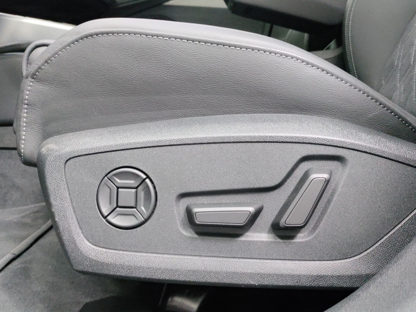 Audi A6 Avant TDI 2x S LINE LM20 ALCANTARA 360° AHK