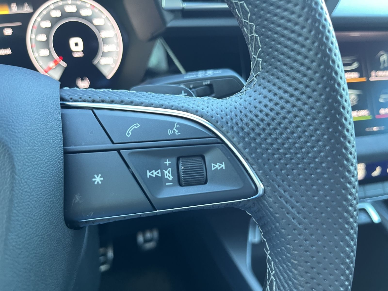 Audi A3 Sportback 35 TDI S-LINE - Samsaru's Car Outlet