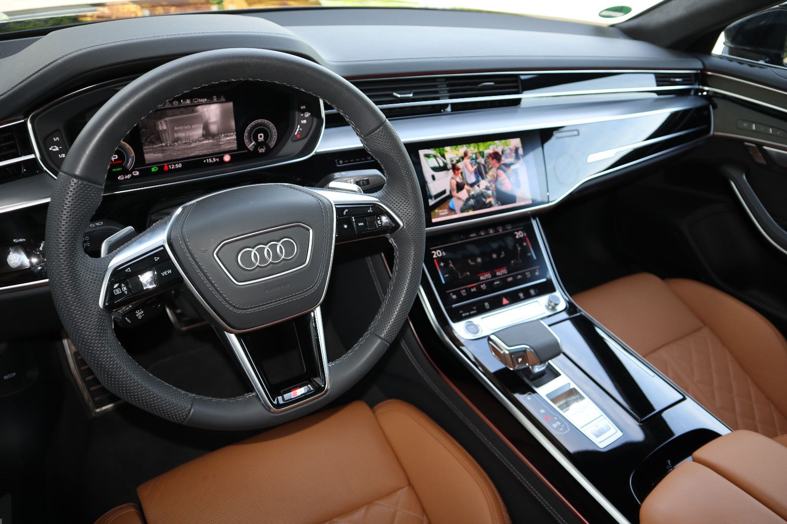 Audi A8L 60 TFSIe lang S-Line - Samsaru's Car Outlet